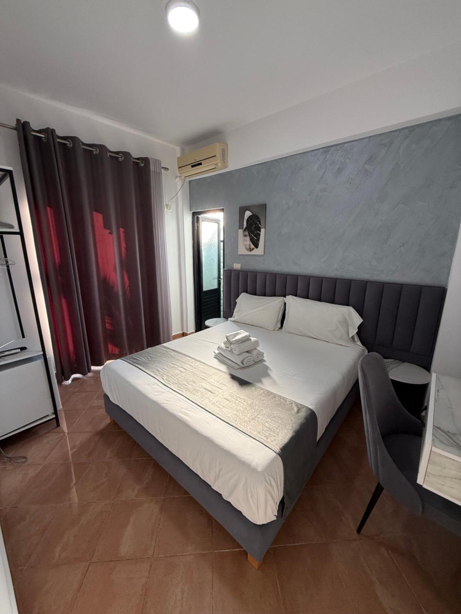 Hotel Summer Саранда Экстерьер фото