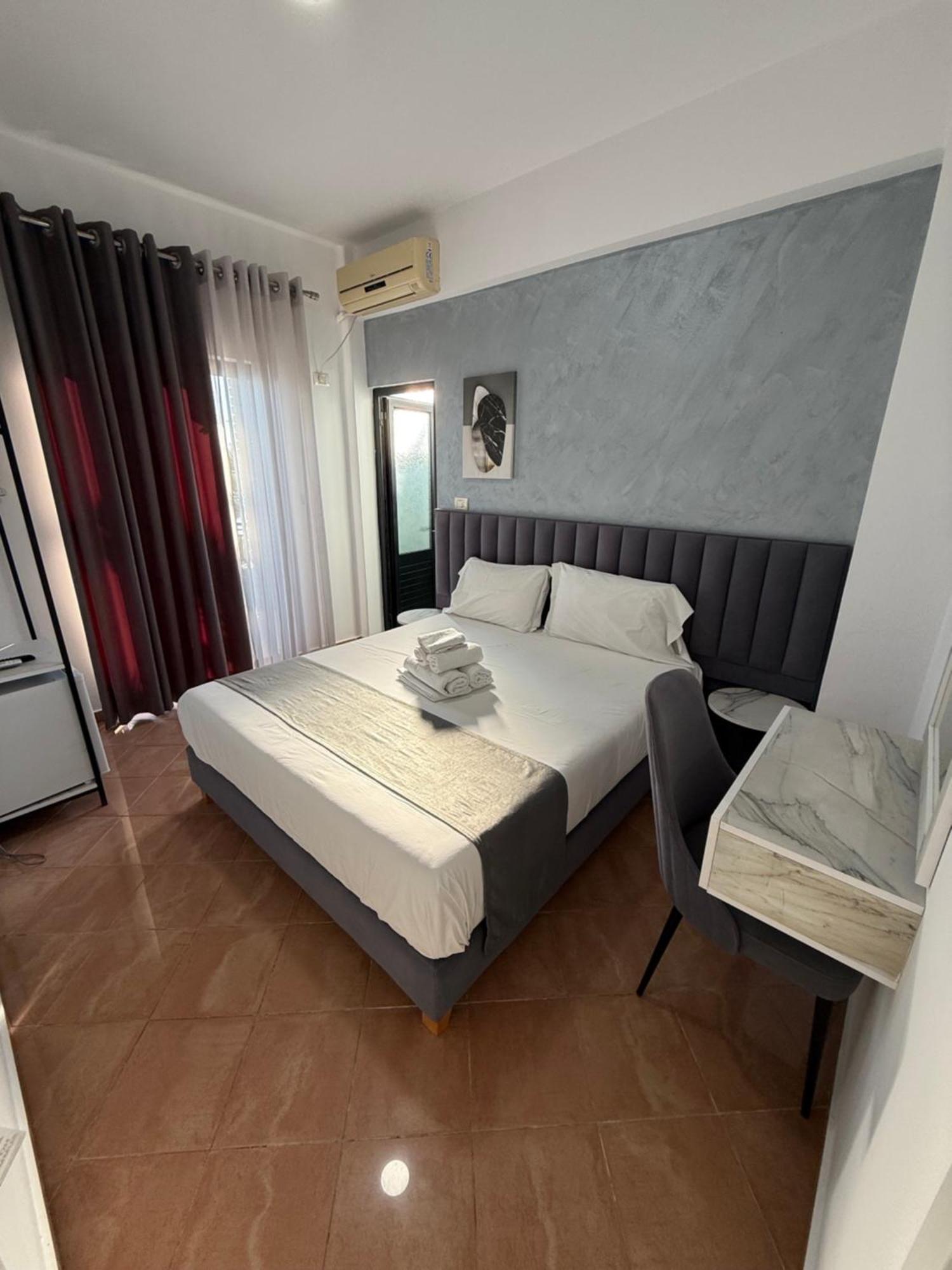 Hotel Summer Саранда Экстерьер фото